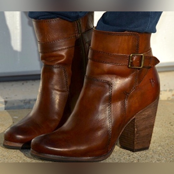 Frye Rich Brown Leather Heeled Boots - Picture 2 of 13